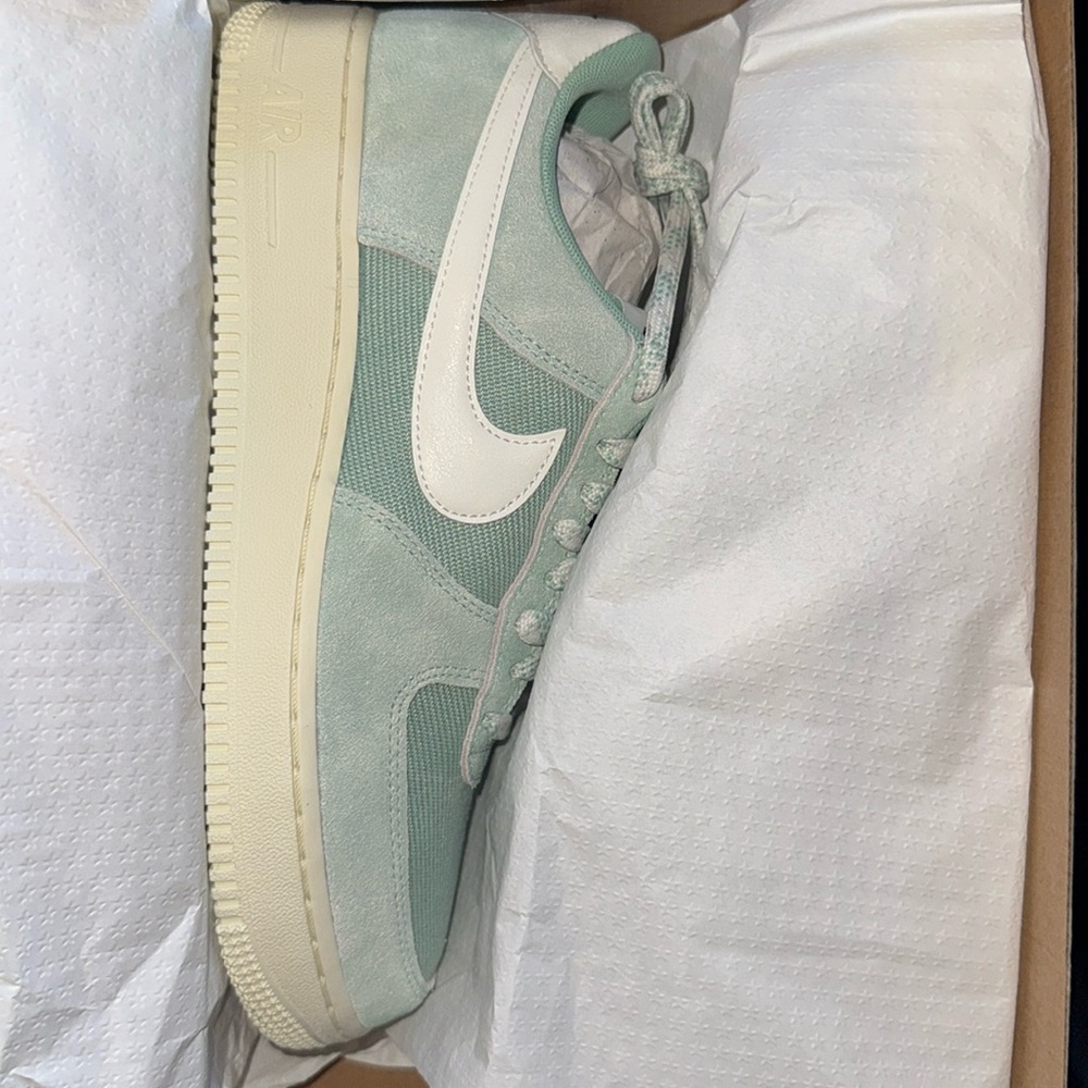 Air Force 1 ‘07 LV8 Enamel Green Sail-Enamel Green
